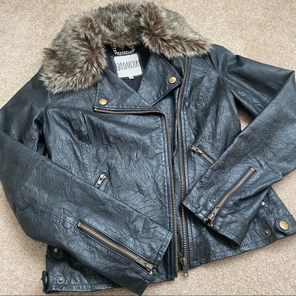 BB Dakota Jackets & Blazers - BB Dakota Black Leather Moto Jacket Faux Fur Collar Medium